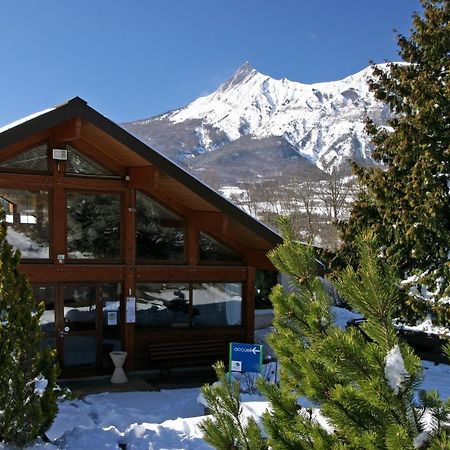 ホテル Vvf Les Ecrins Champsaur サン・ボネ・アン・シャンソール エクステリア 写真